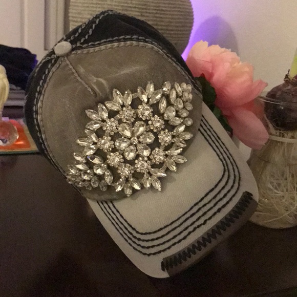 Hat - Picture 3 of 3